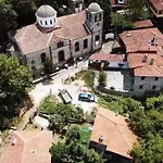 Traditional Erato Πανσιόν 4*