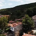 Traditional Erato Πανσιόν 4*