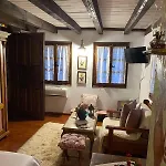 Traditional Erato Πανσιόν Παλαιός Παντελεήμων