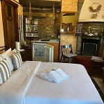 Traditional Erato Πανσιόν 4*