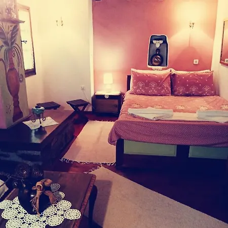 Traditional Erato Palaios Panteleimonas