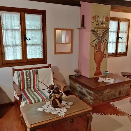 Traditional Erato بالايوس بانتليمون