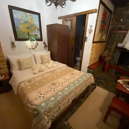 Traditional Erato بالايوس بانتليمون
