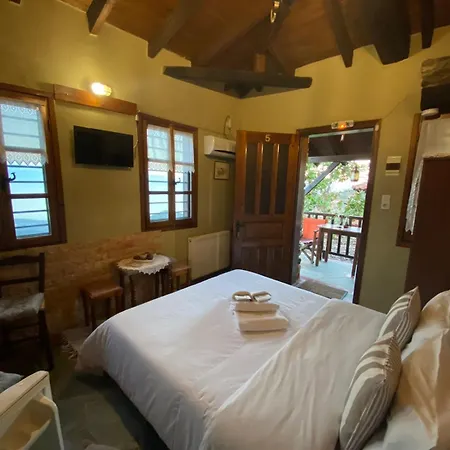 Traditional Erato Pensiune 4*