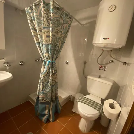 بيت ضيافة Traditional Erato 4*