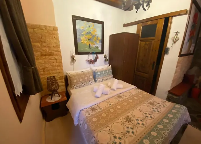 Traditional Erato Palaios Panteleimonas
